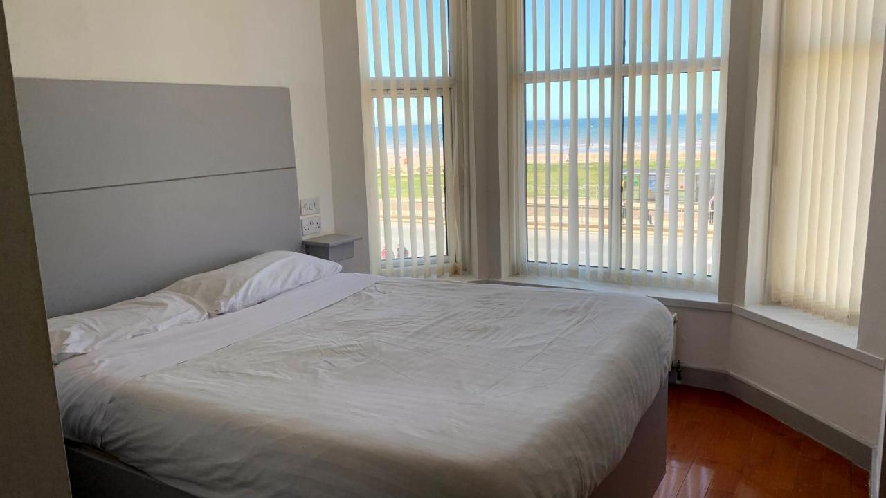 Skye Oceans Hotel Blackpool Eksteriør billede